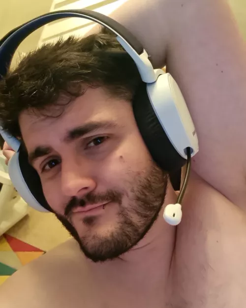 33 M UK mainly play League of Legends but enjoying Cyberpunk atm! Love to have more gaymer friends! by kakakaa121