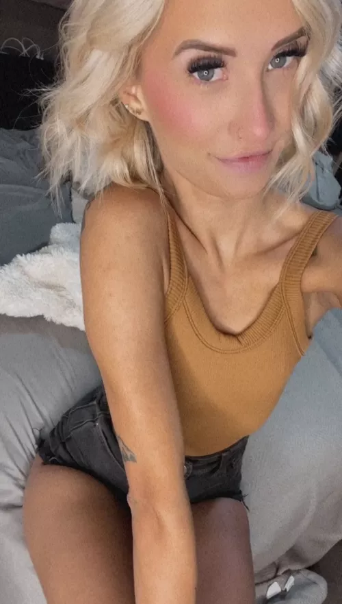 Allow me to fulfill your fantasies by aria_adams