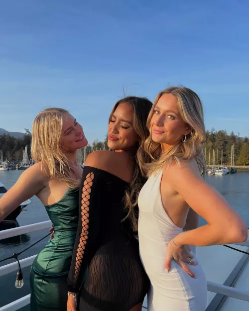 College Formal by whitetoweltw