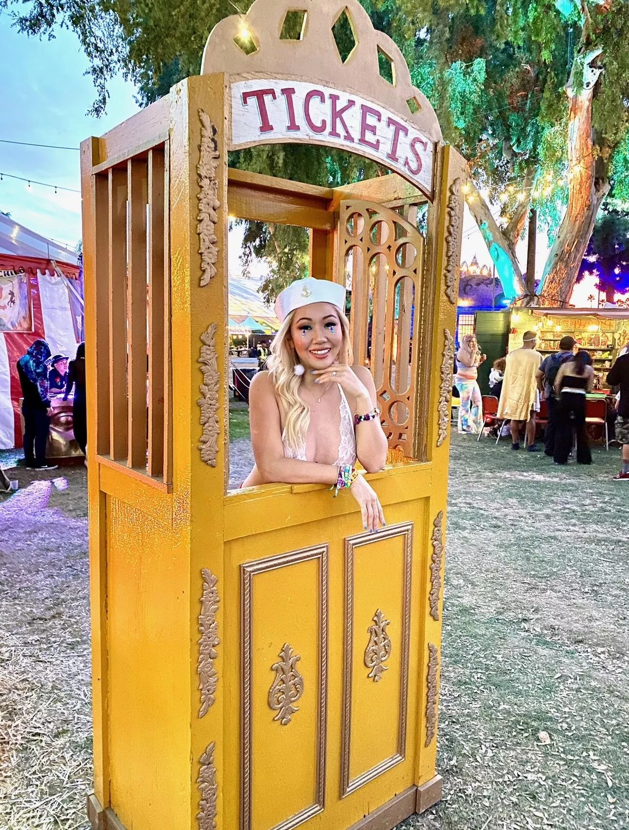 Cum give me a kiss posted by Brave-Armadillo5753