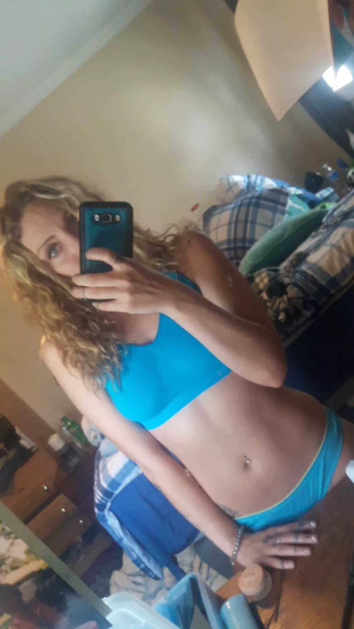 Does this make me look hot ? posted by Hopeful_Scratch_1360