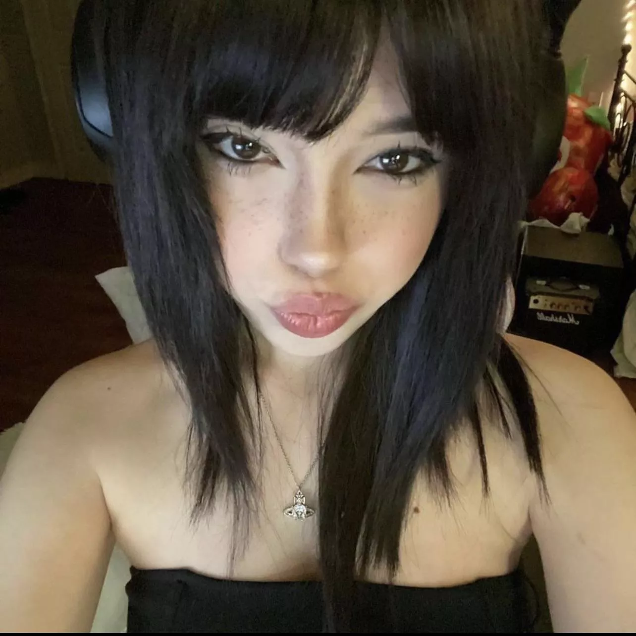 Goth pout posted by lonelyalbuq