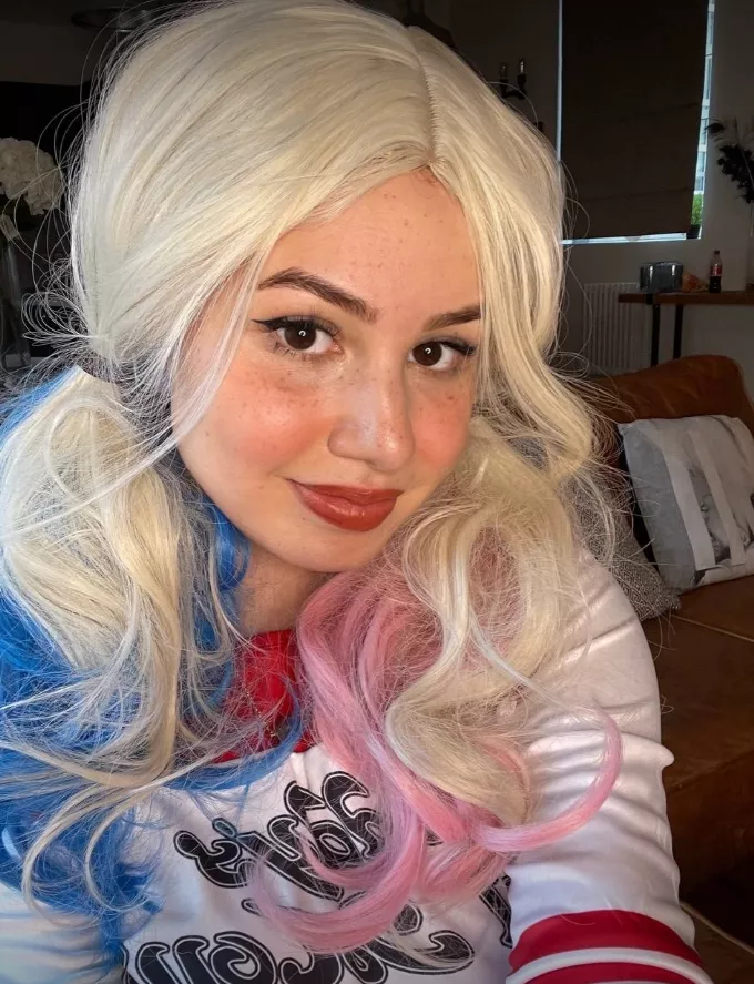 Harley Quinn - Suicide Squad (self: rose thorns) posted by redheadrosethorns