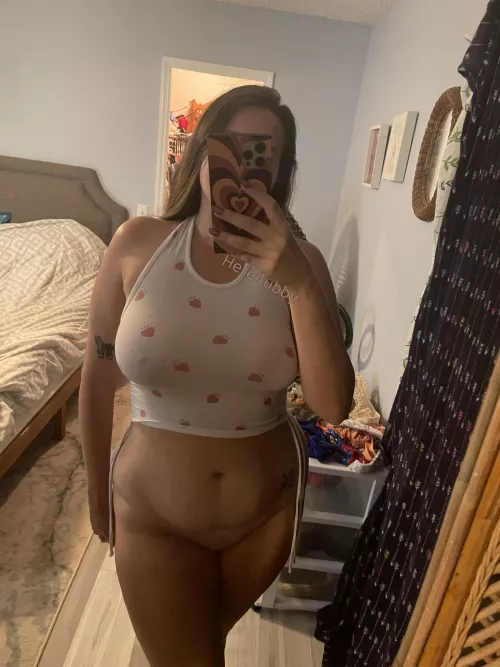 Hope y’all don’t mind a slightly chubby mombod by here4ubby