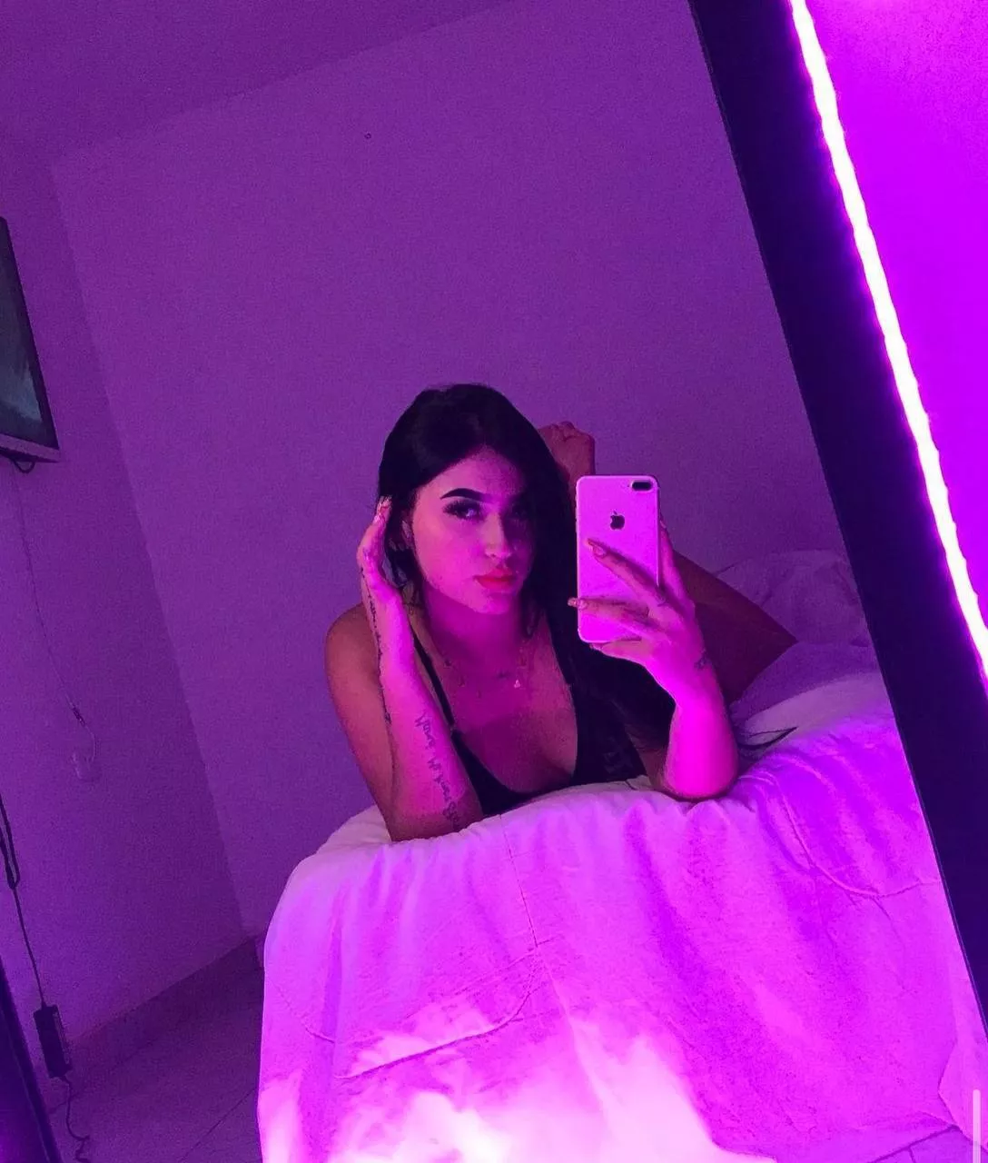 It's late, come over and give me a pounding posted by NowLoad73