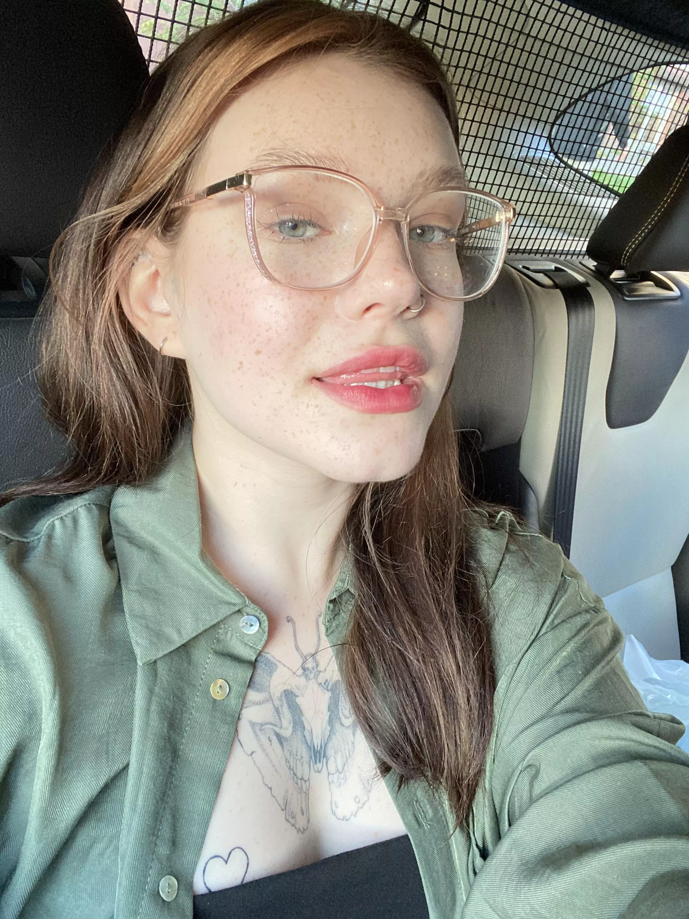 Just a girl with glasses and pretty freckles posted by IdyllicBemisia