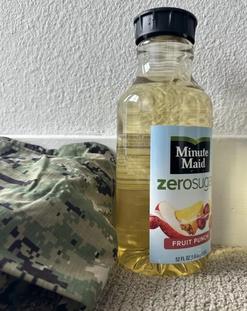 Just filled this 52oz full of my military man piss. Dm me by yourjock12