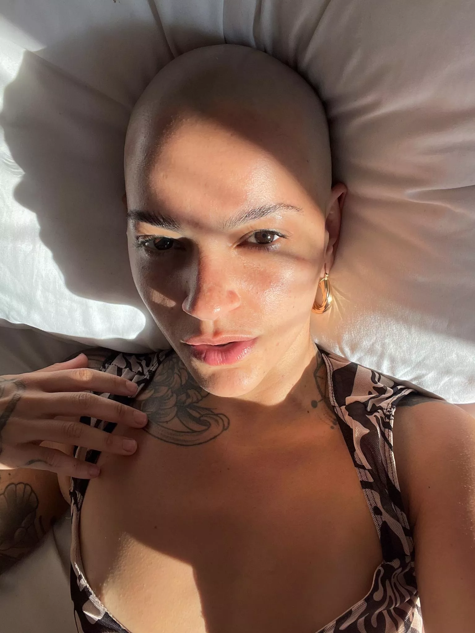 Look in my eyes and fuck me posted by Salyxnoa