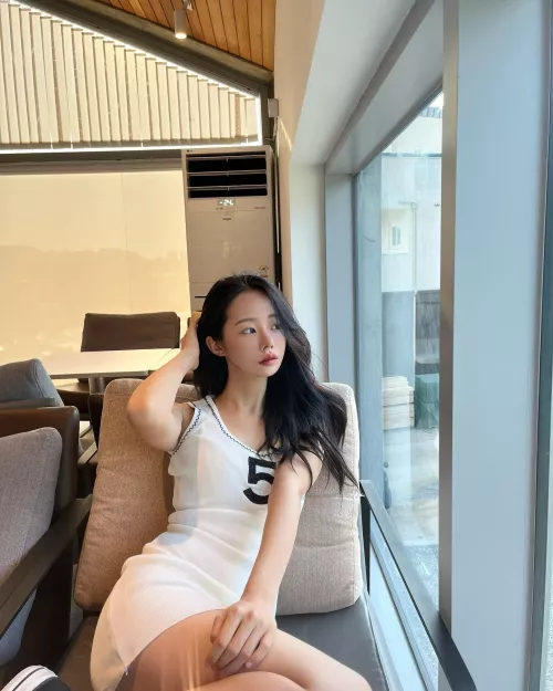 Looking for a neighbor with big strong hands to help me out ;D by Amelie_QA