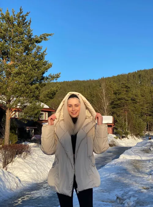 Morning in the mountains, sorry someone's missing... by Skreeswag