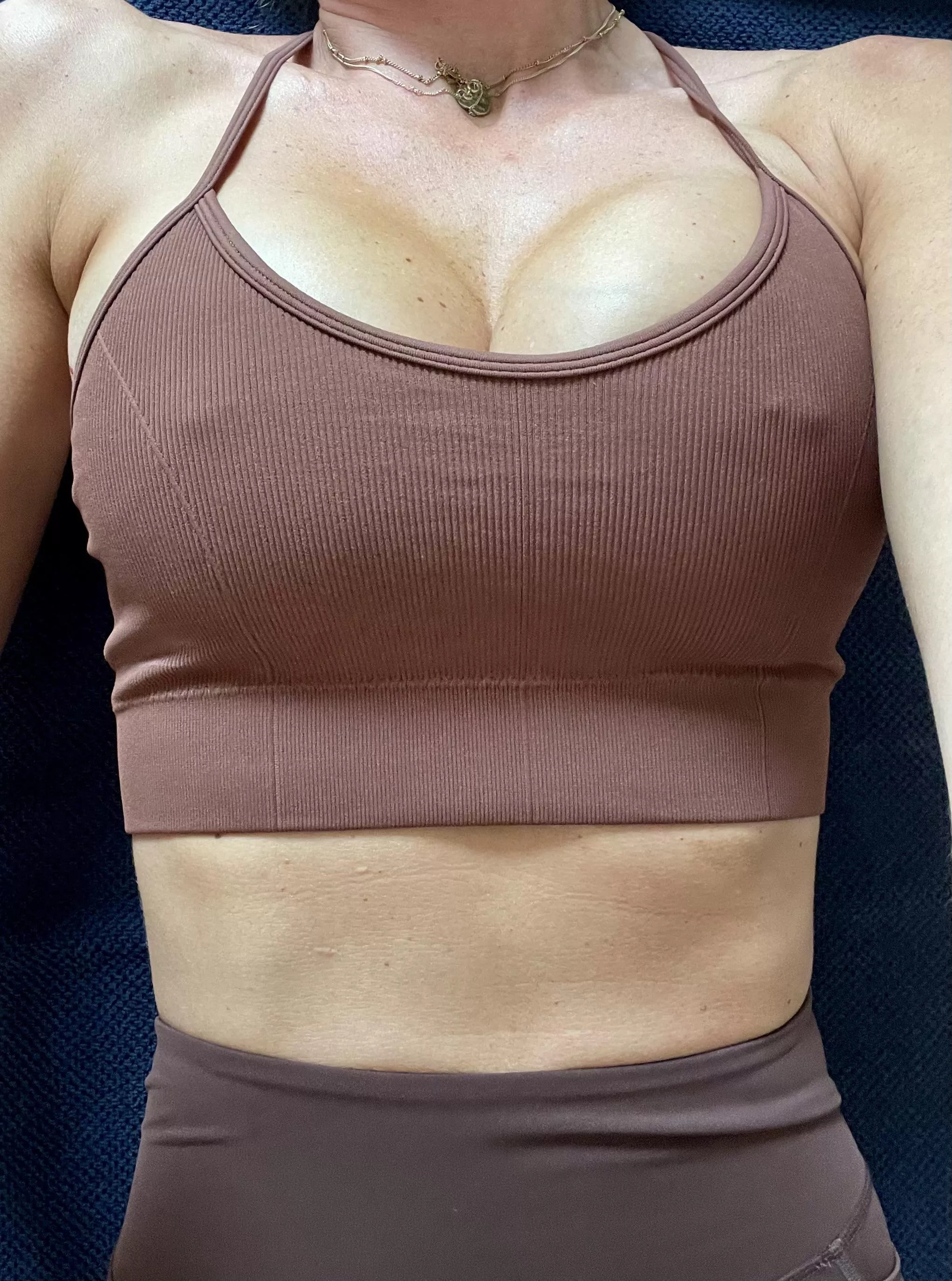 Mum 34, ready for the gym. posted by German_mum__1989