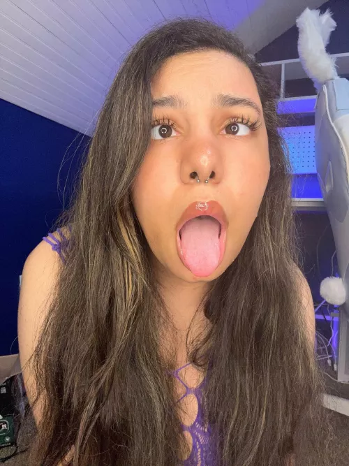 My face when it goes all the way in by Ekayos