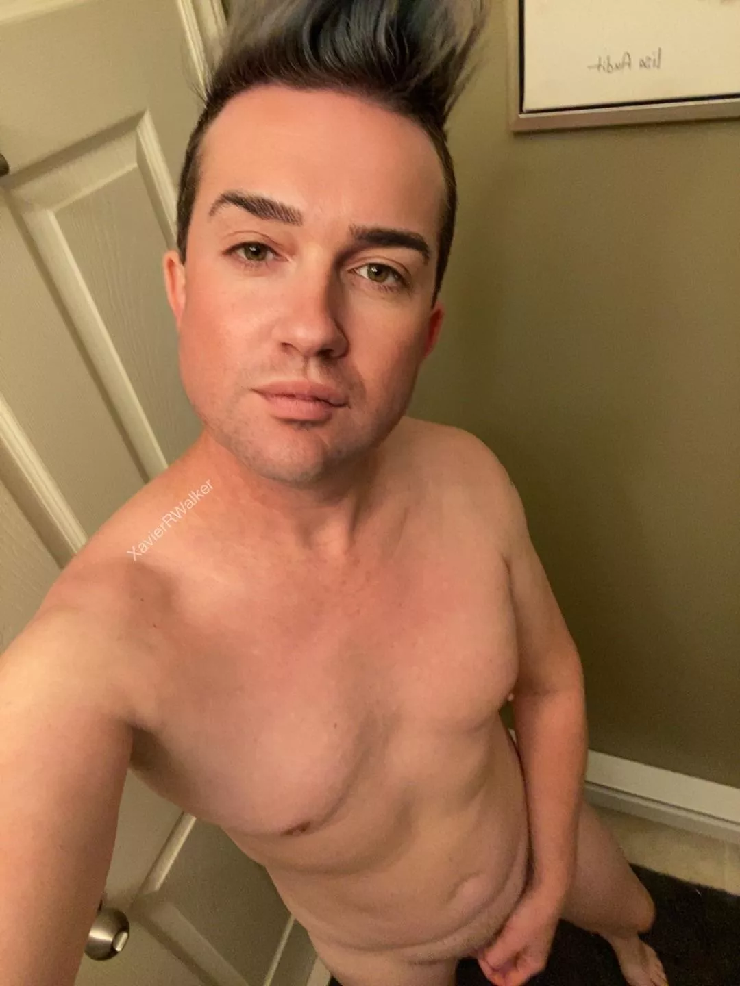 (NSFW) my sexual appetite it as crazy as my hair, what are you going to do to me?🫣 posted by XavierRWalker