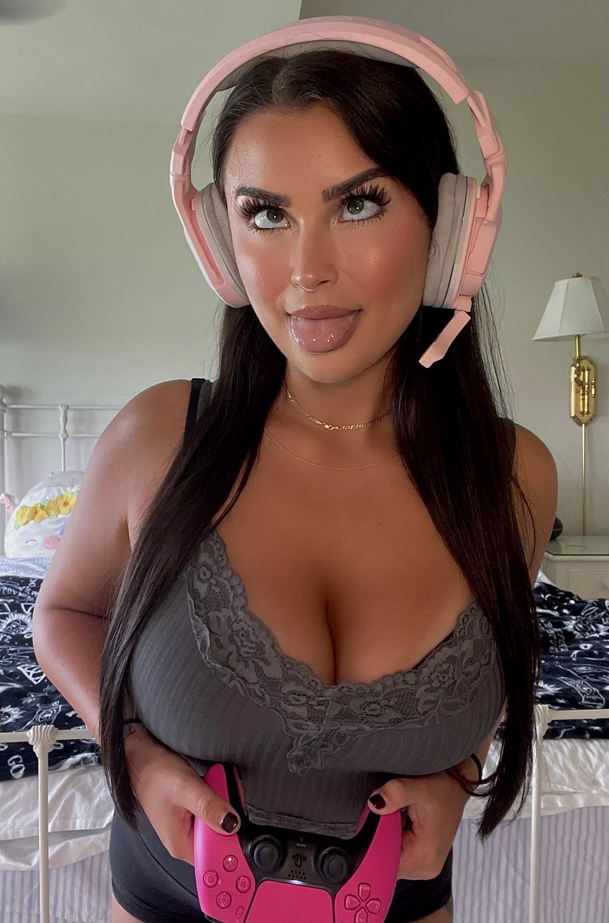 The face I make when I get victory royale posted by tfskittlez