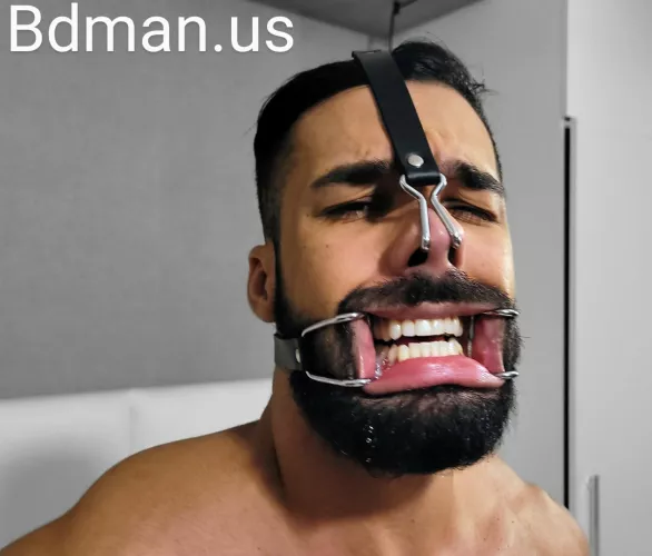 [30] I’m into kinky stuff. Pm me to chat about kinks and fetishes! Kik by satinrouge