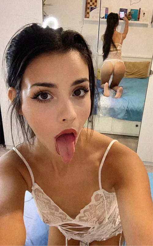 Ahegao selfie from a cute brunette doll by Comfortablge