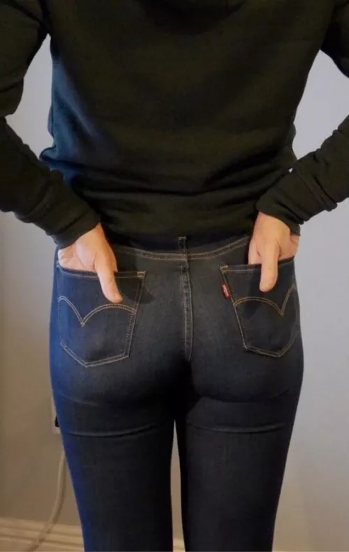 Do these jeans look ok? by Quick_Employ_2373