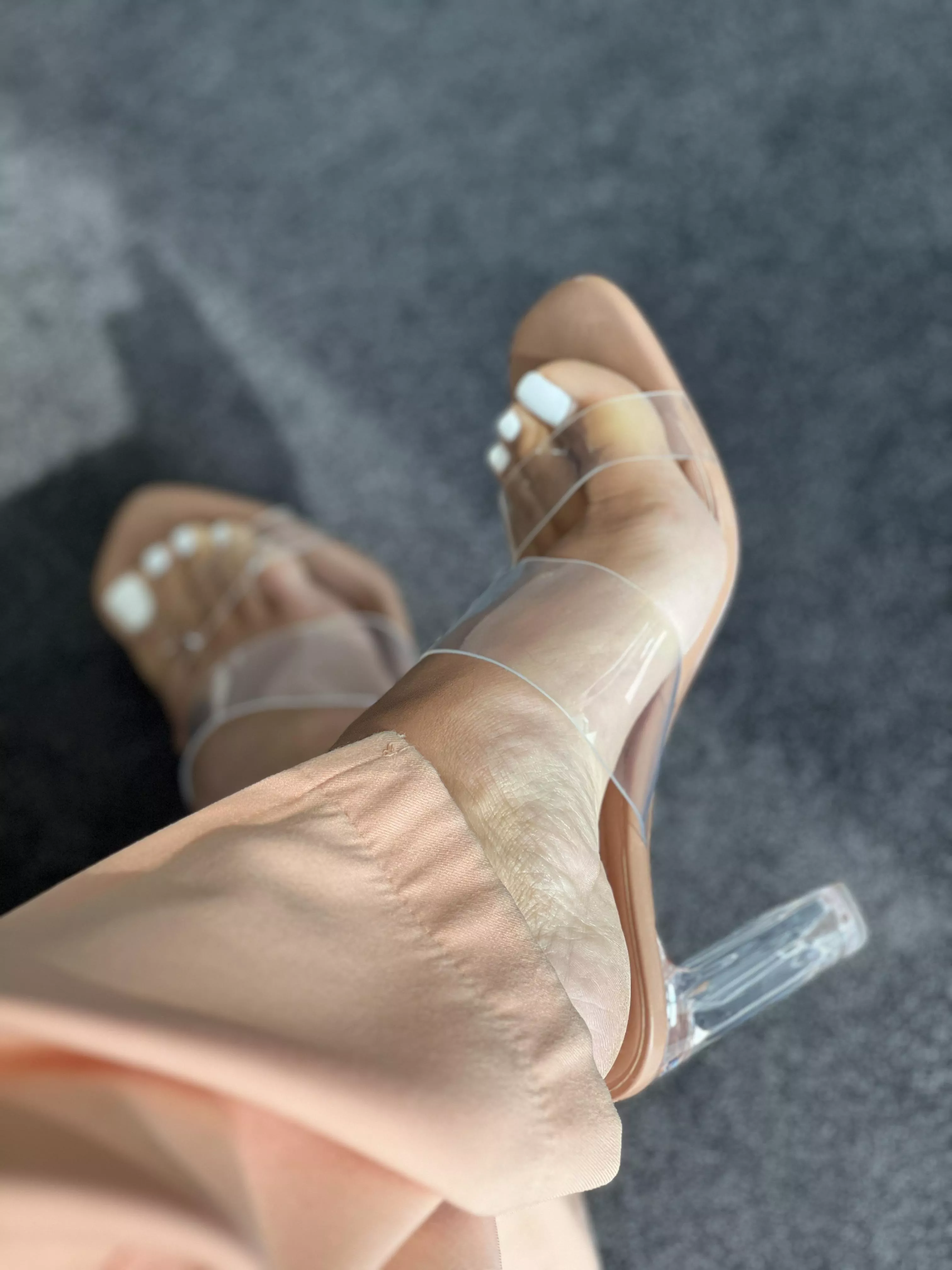 Do you like transparent heels? posted by footsiehottie