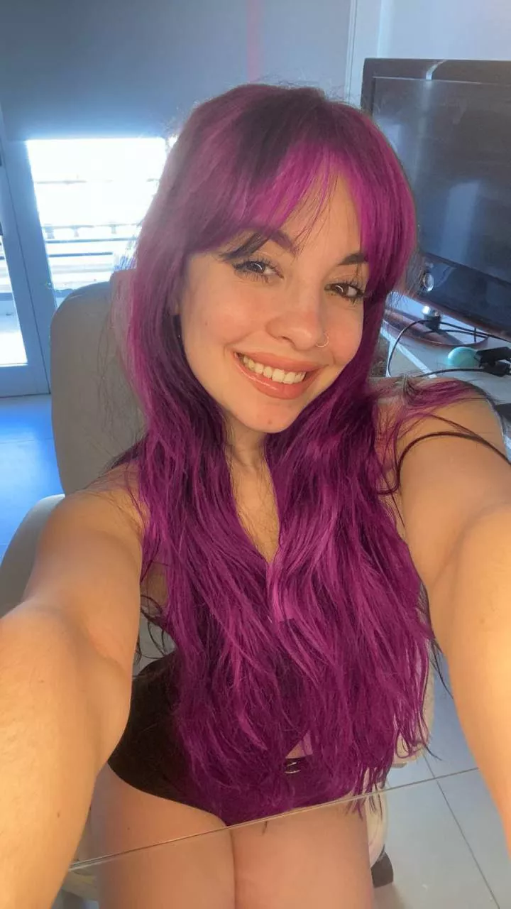 Does pink suit me well? posted by ImginaryChange