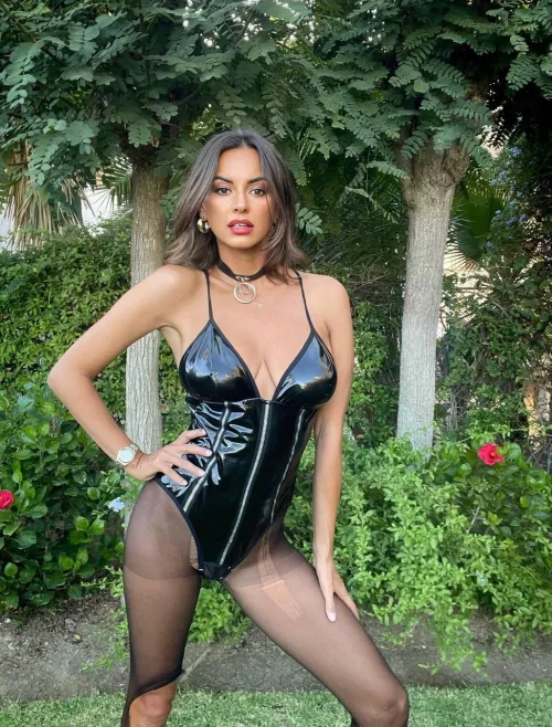 Don’t ask questions, you don’t wanna know by Tamara-Sunshine