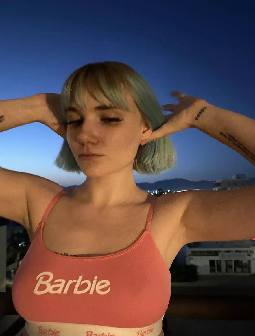 getting some fresh air to the pits posted by YoungladyLa