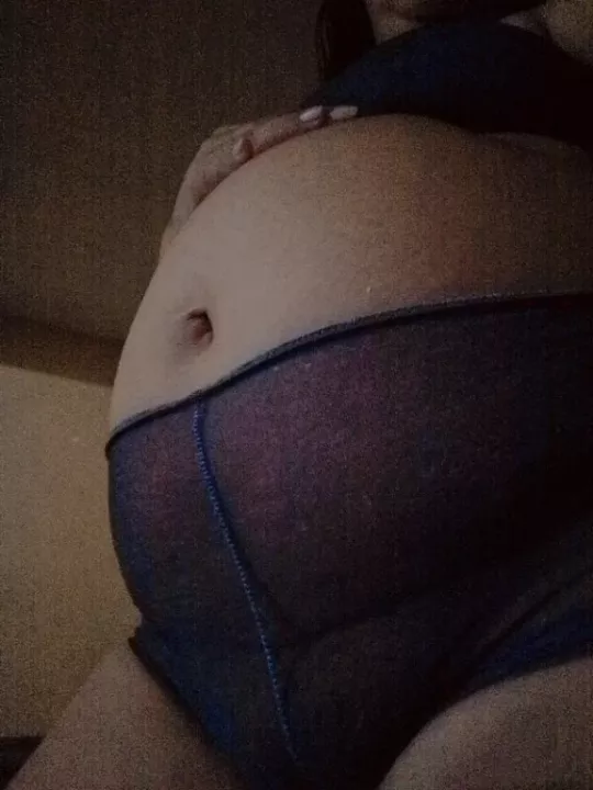 Good morning🤰😈 posted by camil15