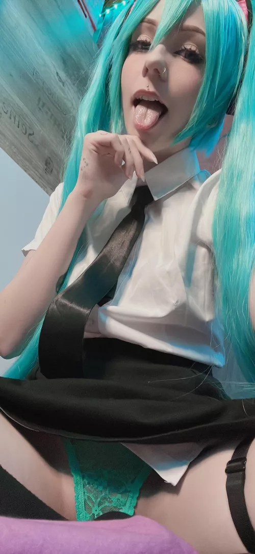 Hatsune Miku, (Yumi Aiko) [Singer] by SunnyOutfield