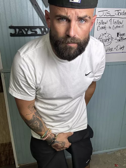 Hmm... yes please? (36) by sexypantsa_