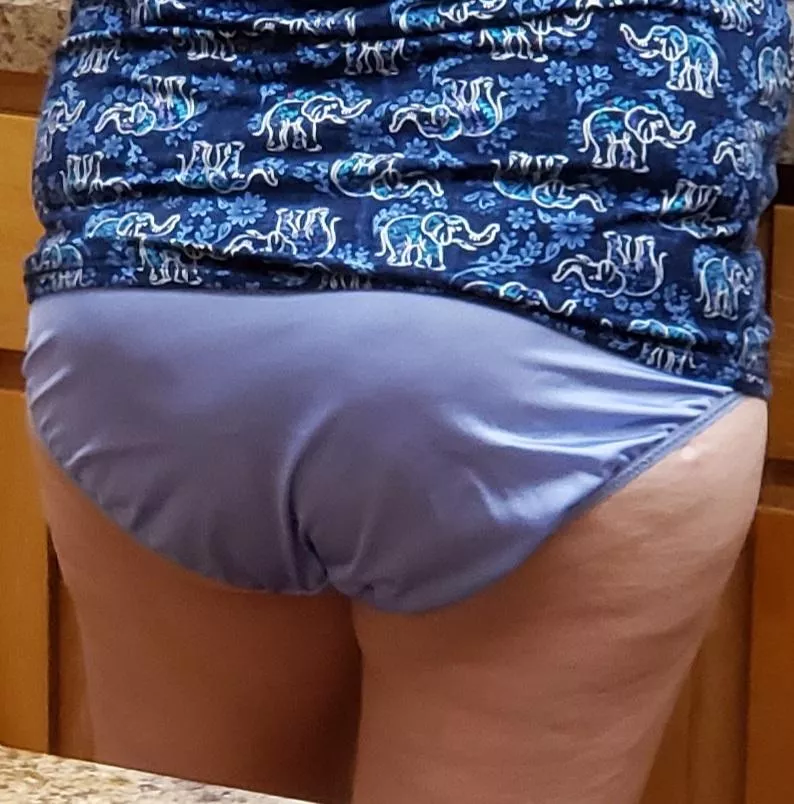 I hope you boys like my panties, I just put them on after the maintenance guy left. posted by Beautiful_Contest631
