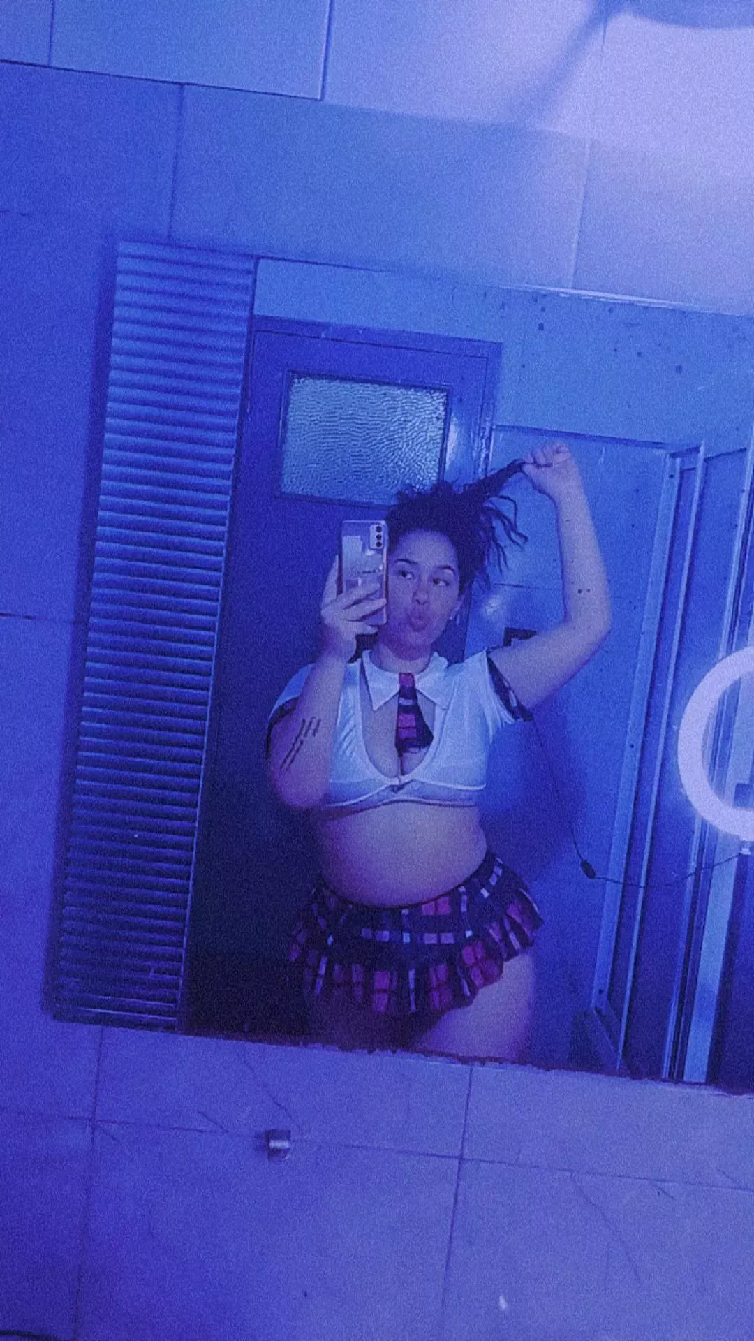 I'm going to take a shower and take off my uniform. posted by roows427