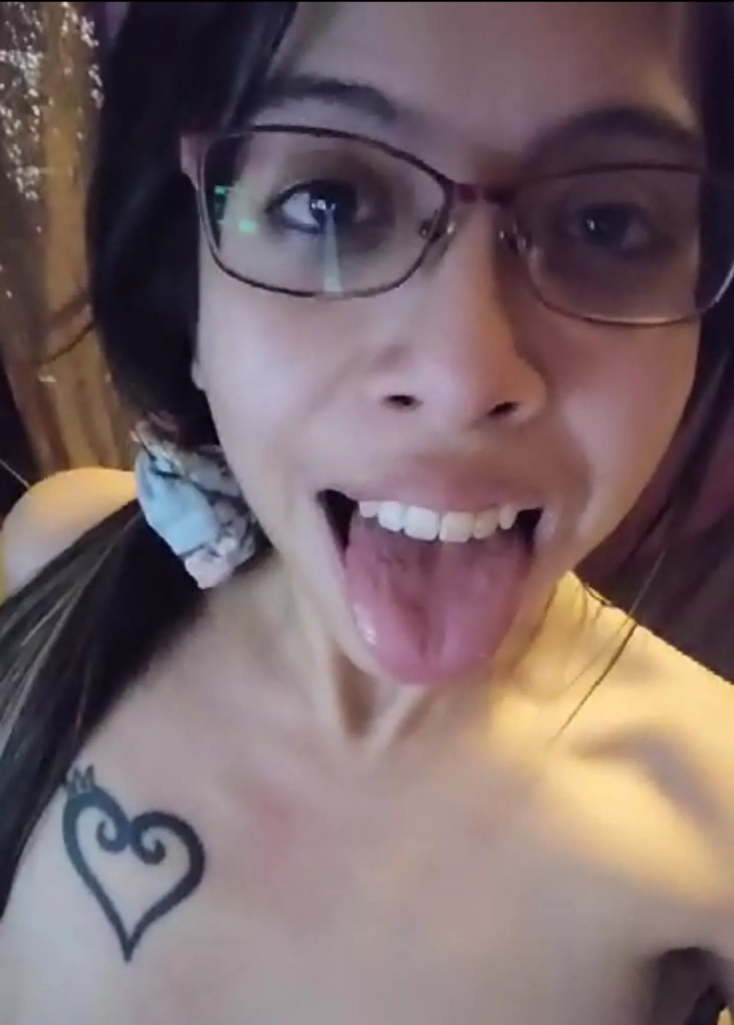 It's Facial Friday and I want your cum on my face posted by sweet_rosie_flowers