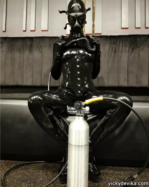 It's good to be back after a long break from shooting. Meanwhile, wishing you all a shiny & fun-filled weekend 😘 by vickydevika