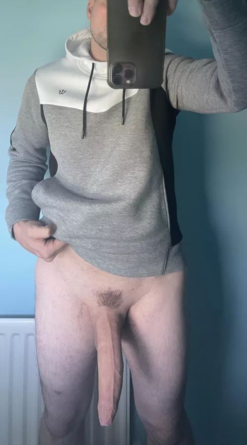 Just your friendly neighborhood horse cock saying hi. Dms open as usual by LargeWenus