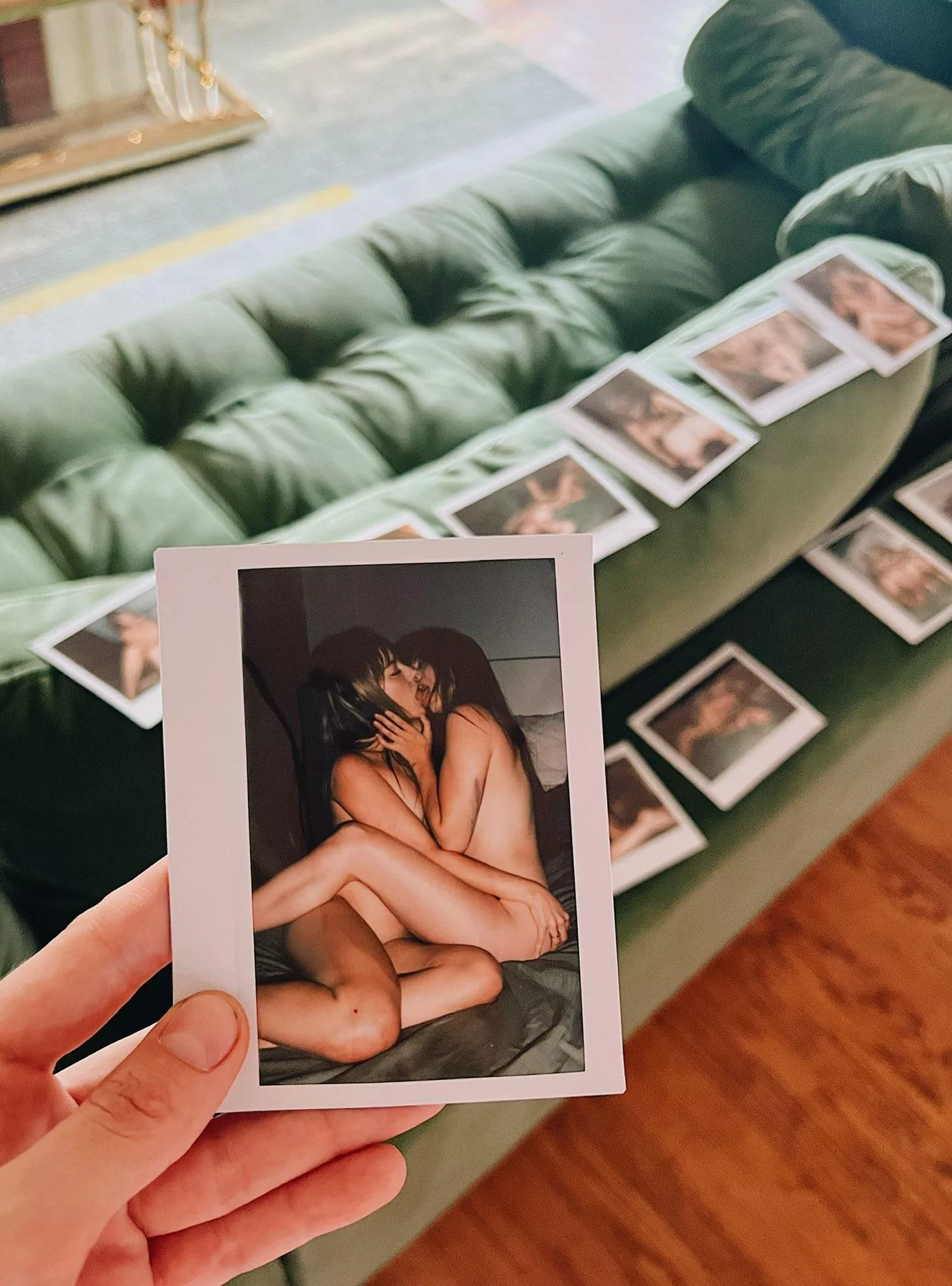 Kissing Photoshoot posted by whitetoweltw