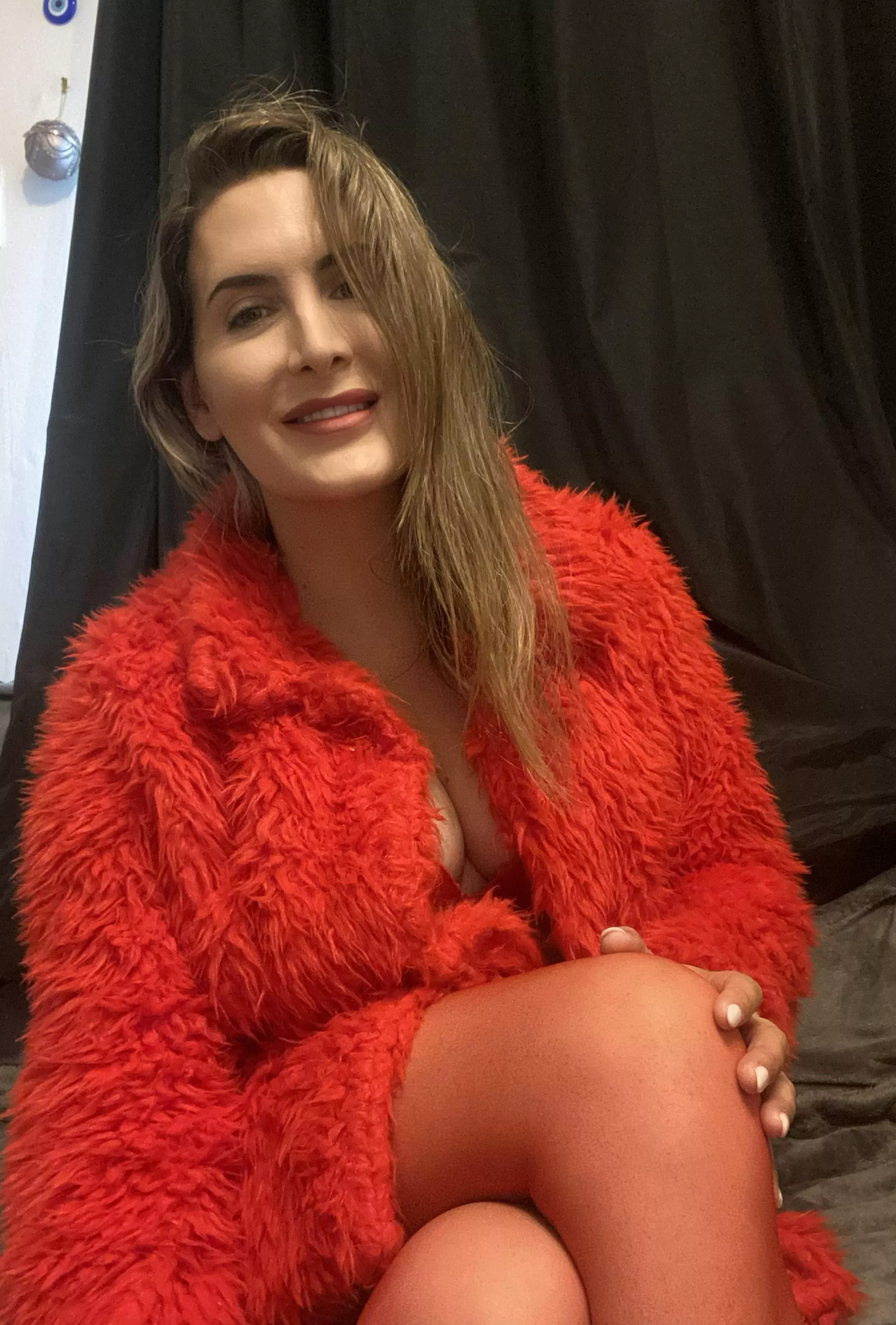 ❤️ Lady In Red 💋 posted by britishmeghan