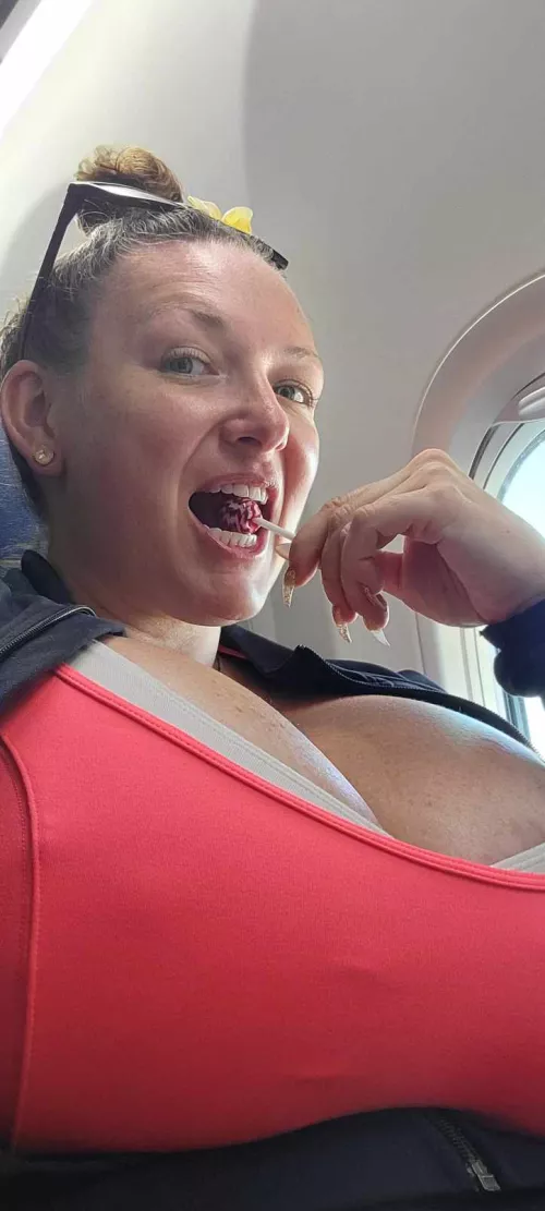 Let me drain you. 2500cc! by avalonxoxo_2k