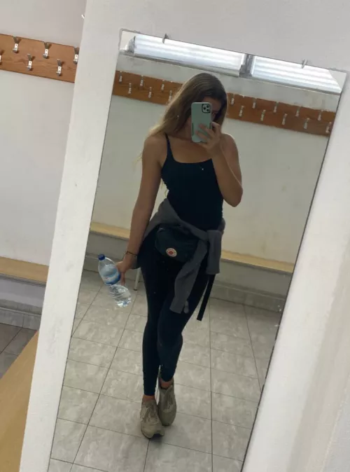 Mia | selfie | IG Story | September 2023 by summermadness89