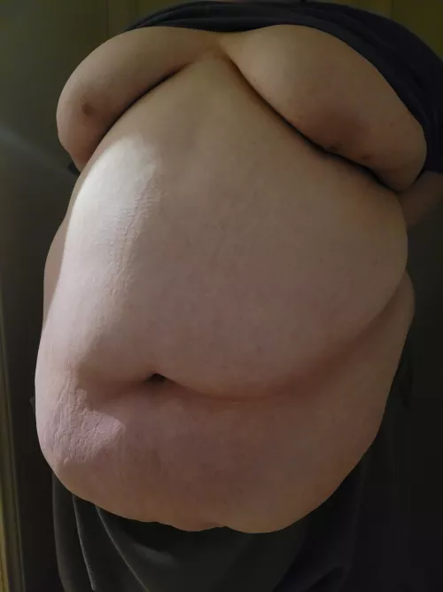 My belly is big and warm <3 by bunbellybuns