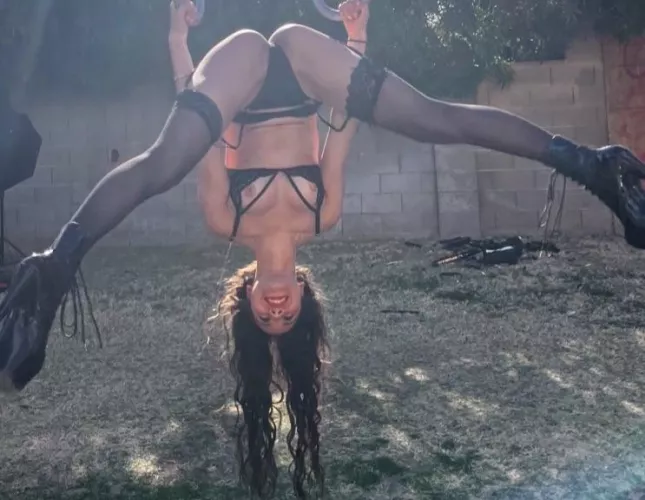 My favorite accidental flashing pic xD by YummyHoneyyy