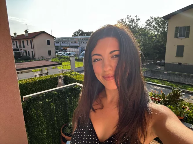 Selfie in balcony [IUTR] by little__devill