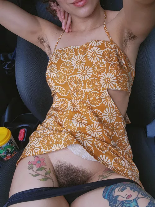 Summer dresses look even better with the armpits exposed 🌿 by hairyangela