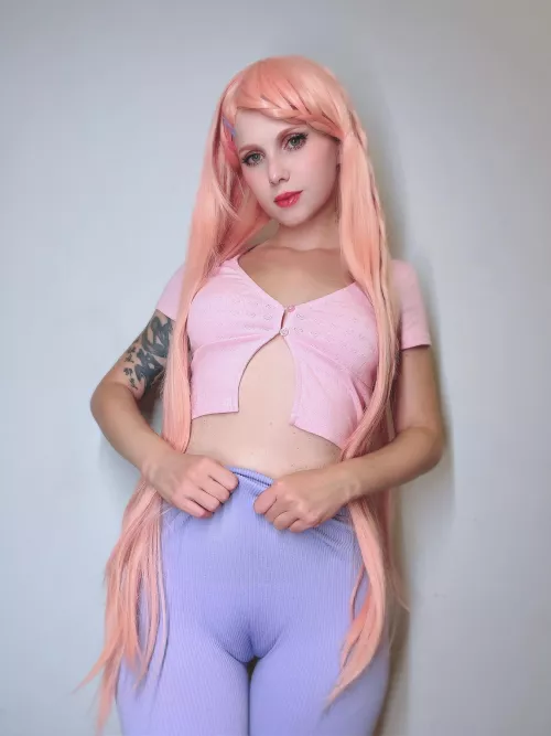 That yoga pants cameltoe gets a lot of attention by peppy_cos