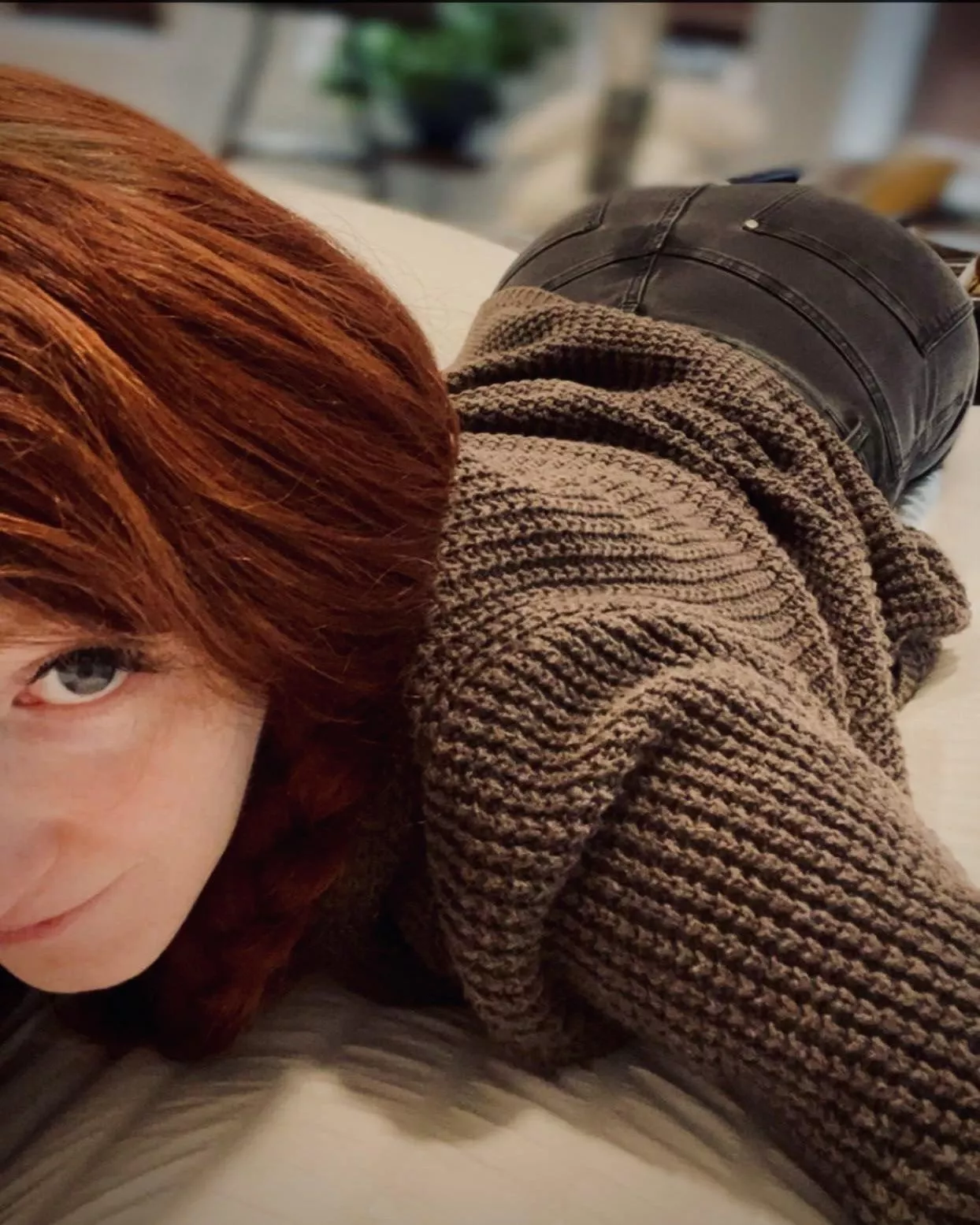 Waiting for someone to make my day. [F] posted by Scarlettmilfxxx