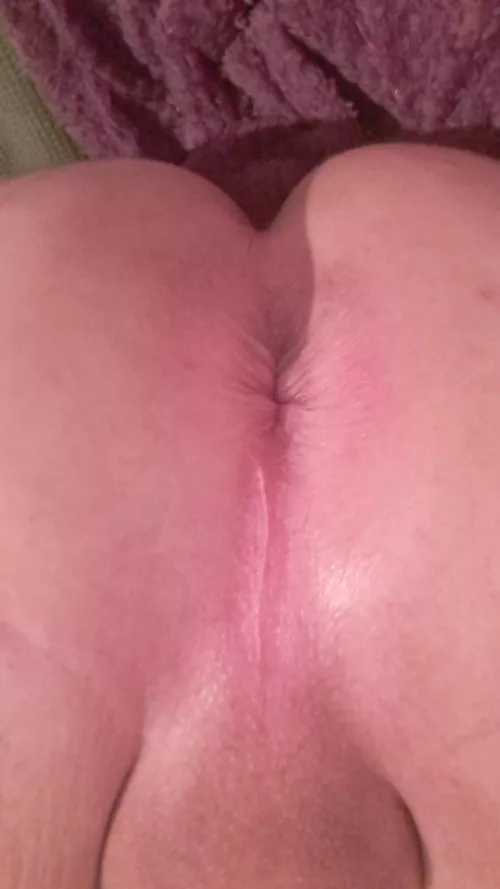 Who wants a freshly shaved bussy? by shoorai