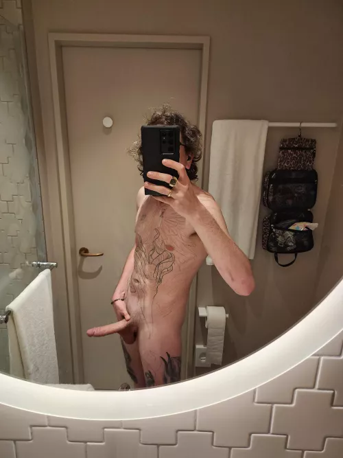 Who's getting in their knees? by Jojo_is_Bizarre