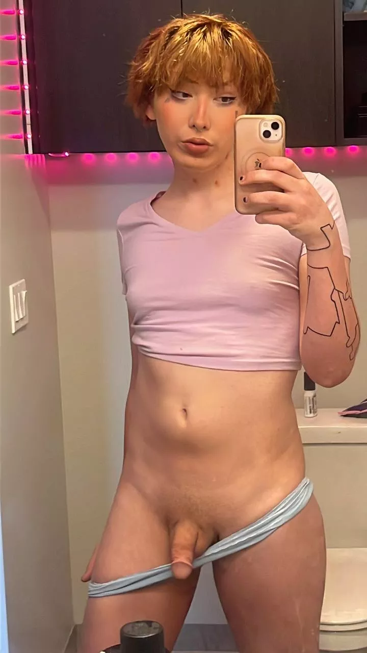 would you feel honored if you got random nudes from me? posted by comfortable_begun