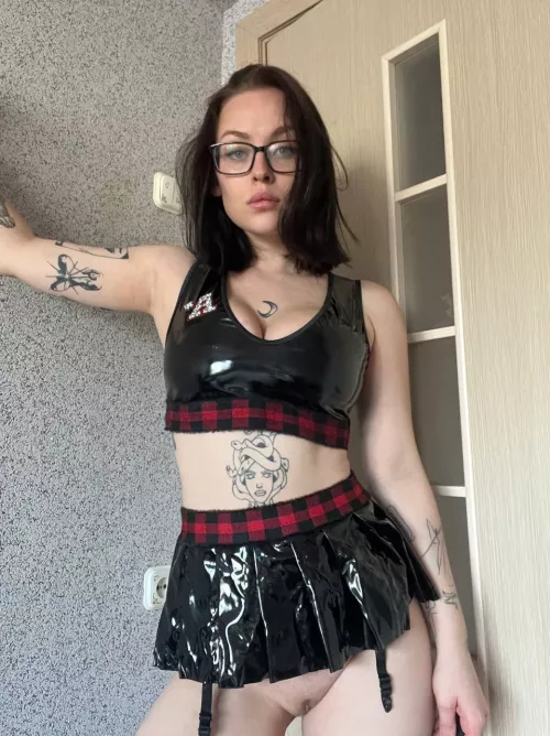 Would you fuck a naughty Goth by puppimaniax13