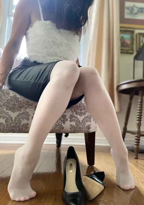 47yo tiny milf in my Sunday best by pixiefeet76
