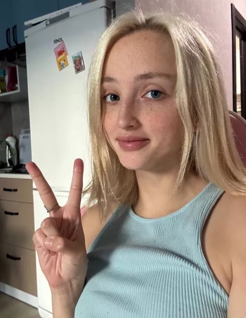 Close enough to see me in full detail by AyliasTheCoder