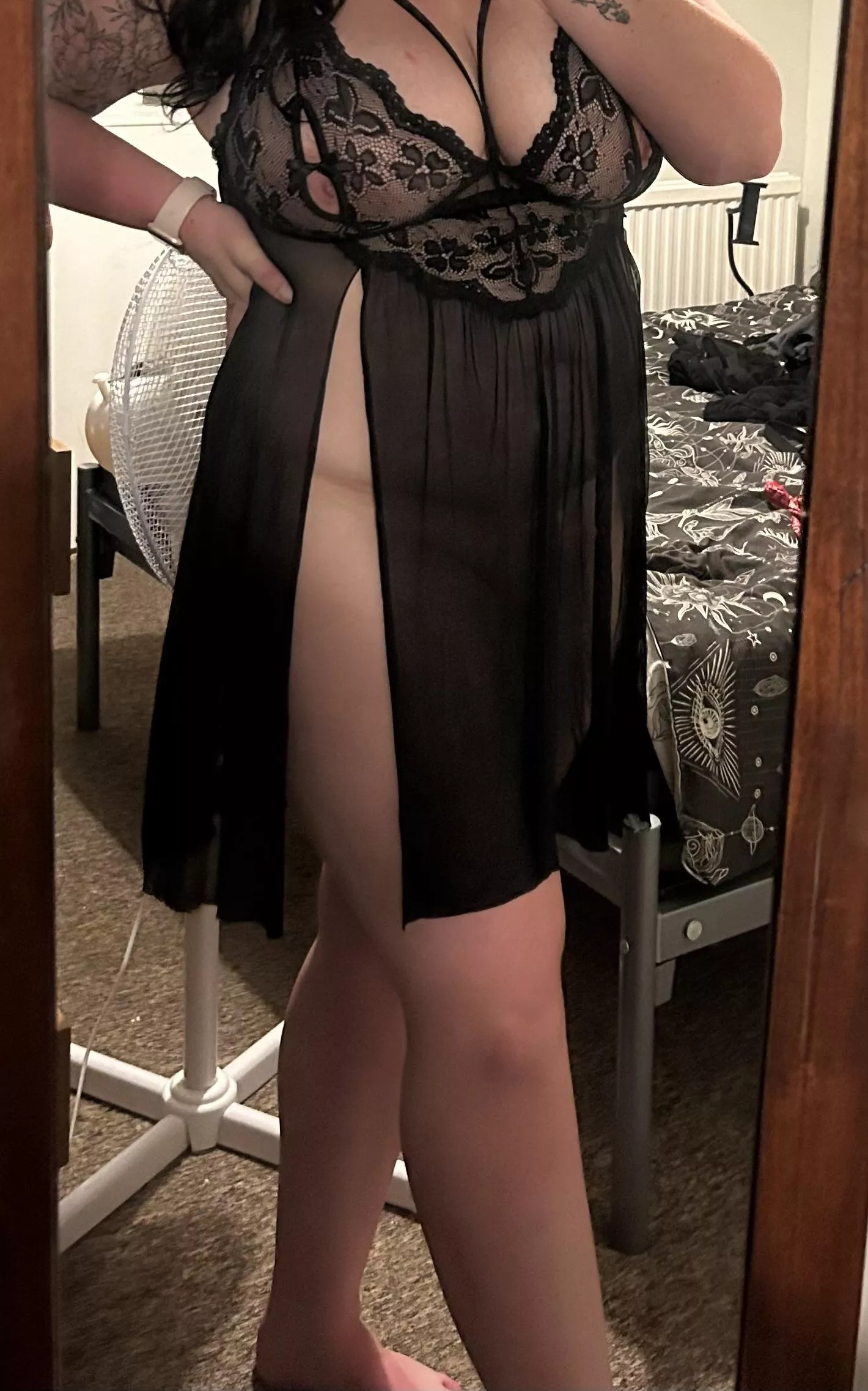 Do you enjoy chubby goth girls? posted by CurvyJ95